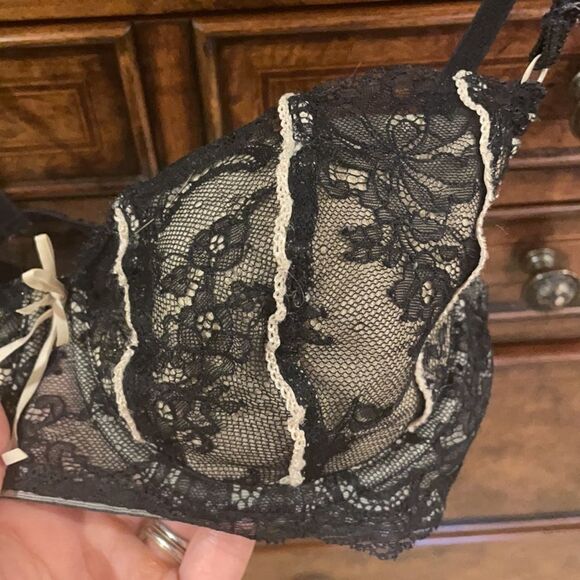 𝅺DKNY black and cream lace bra - Picture 4 of 12